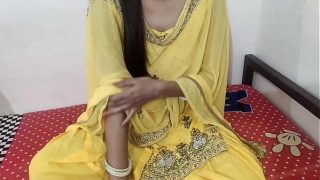 Village Cheating Indian Bhabhi Big Ass Fucking By Dever